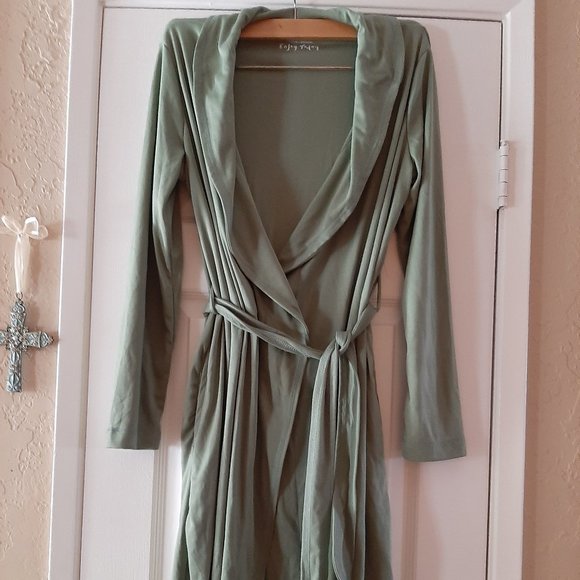 New Gilligan & O'Malley Robe - Picture 1 of 3